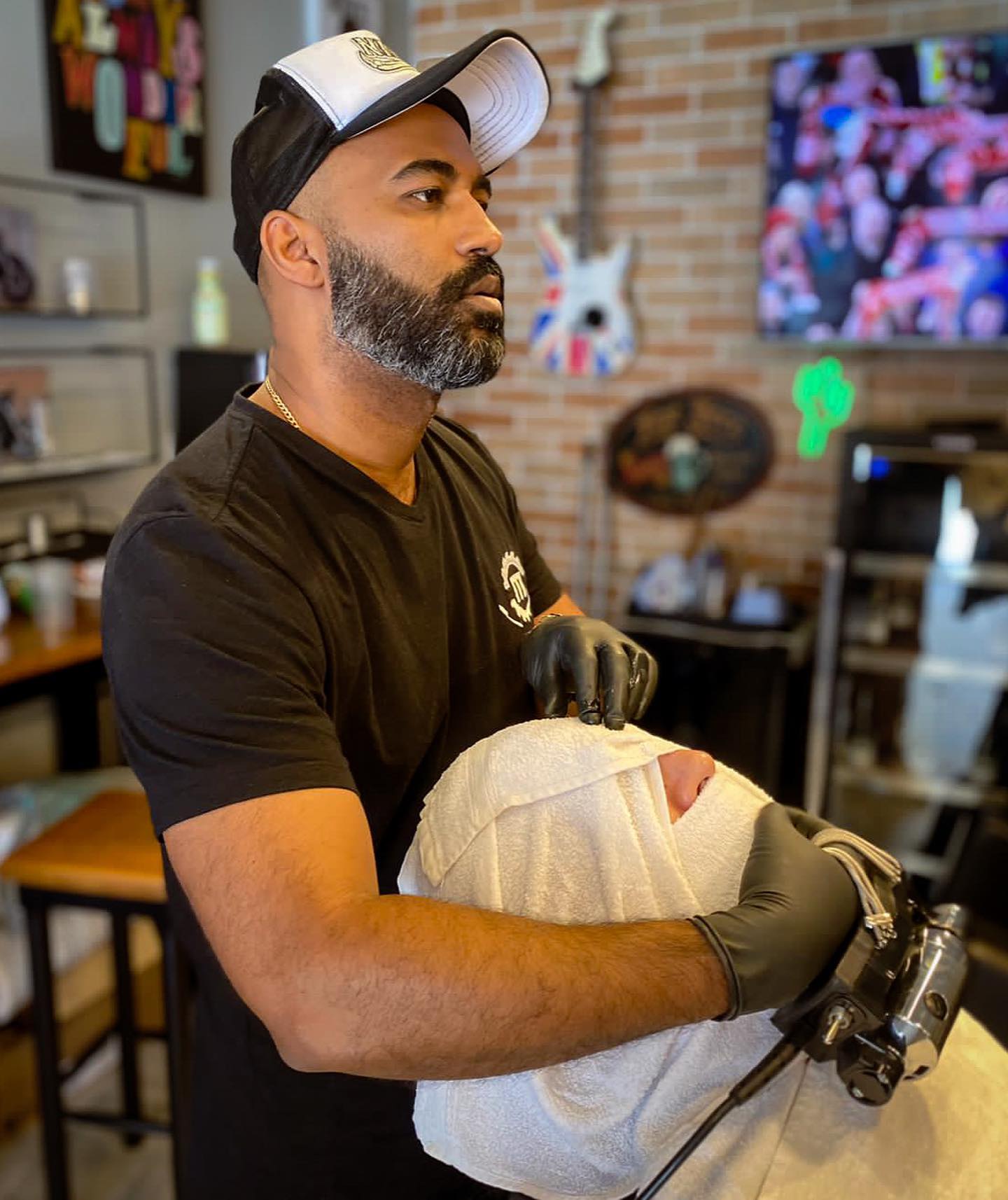Barba com Toalha Quente e Massagem em Moema? Macchina Barbearia Barba com Toalha Quente e Massagem em Moema? Macchina Barbearia