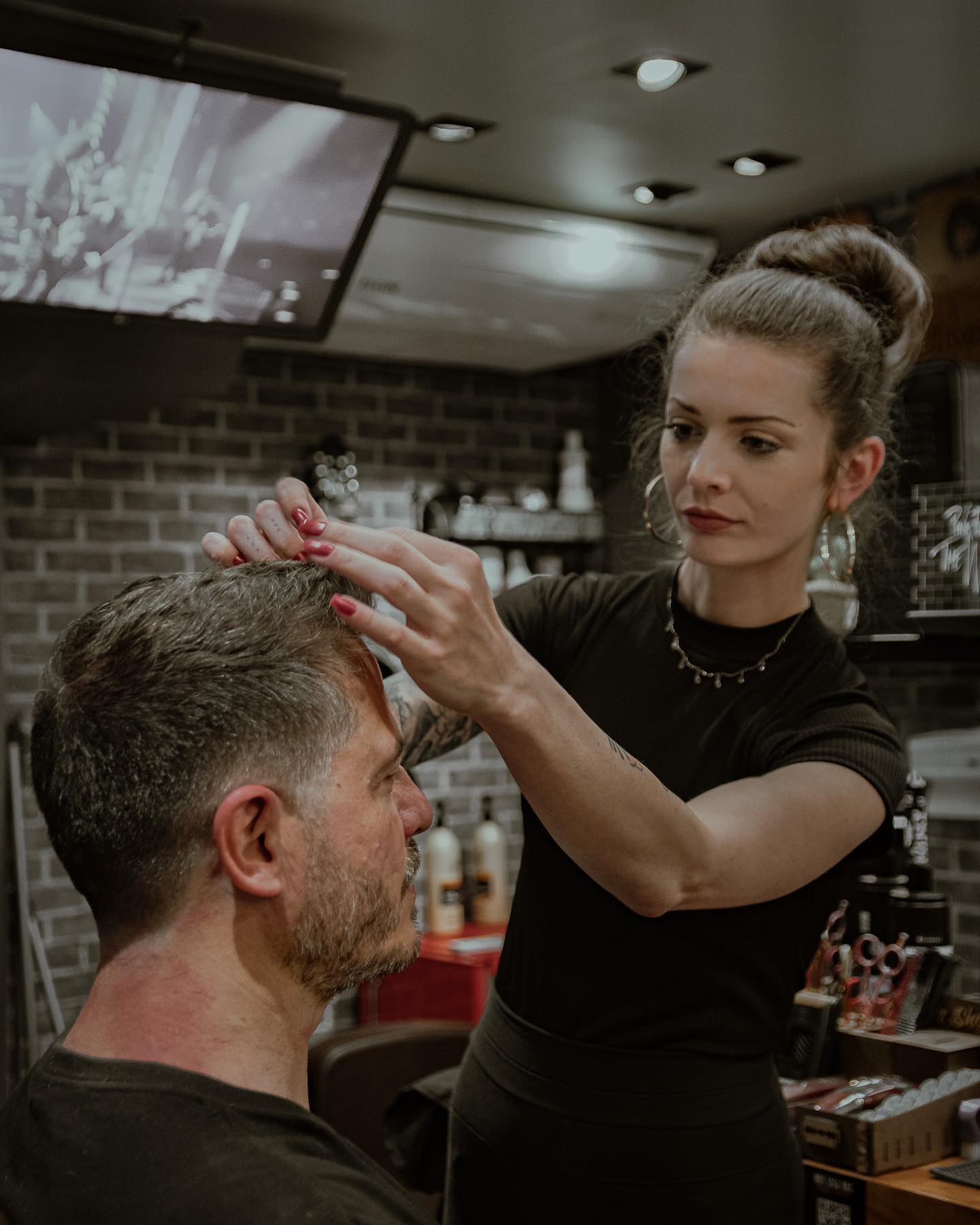 Barbearia em Moema com Corte Clássico ou Moderno Sob Medida Barbearia em Moema com Corte Clássico ou Moderno Sob Medida