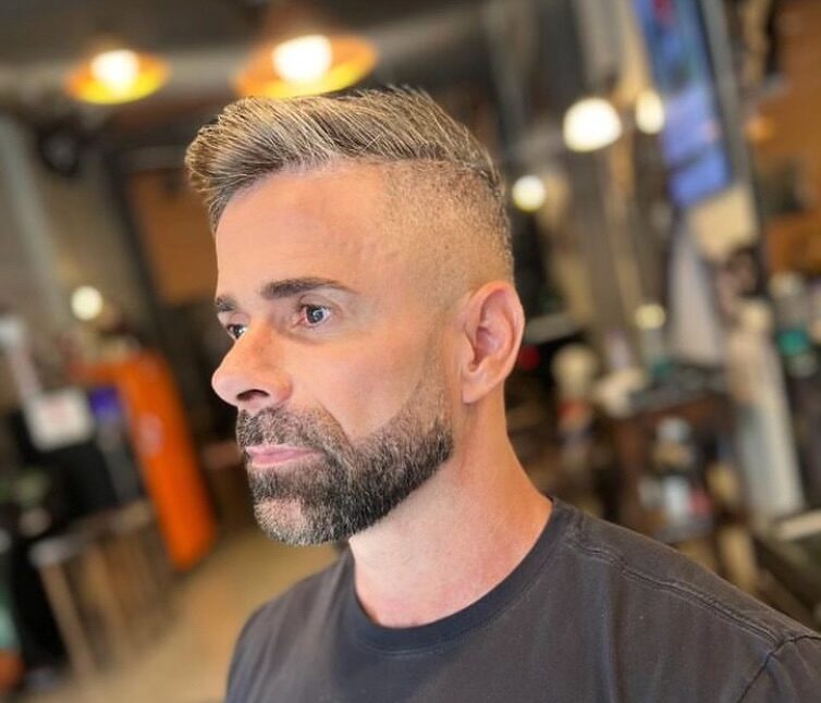 Combo Cabelo e Barba em Moema: Macchina Barbearia Combo Cabelo e Barba em Moema: Macchina Barbearia