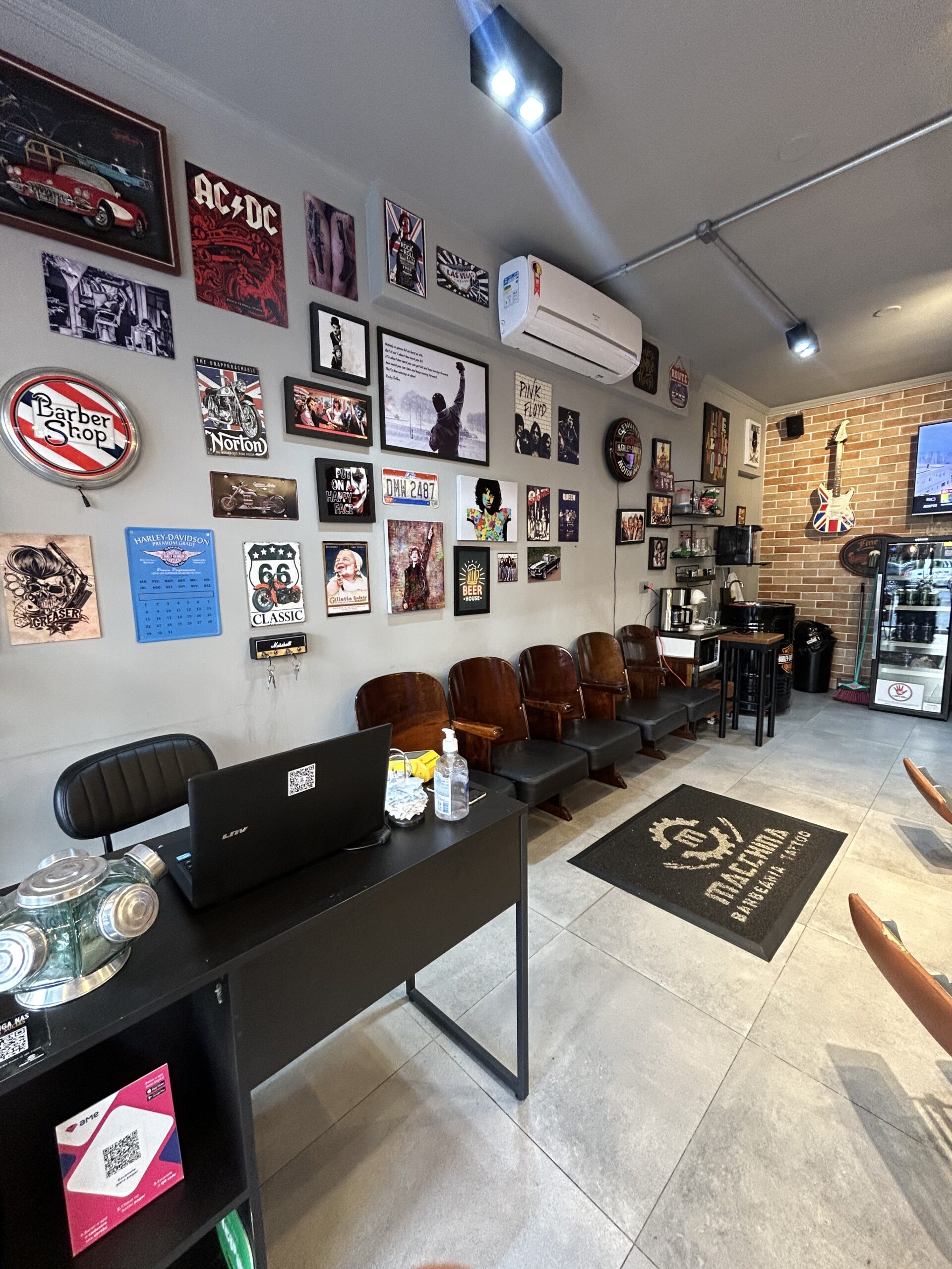 Barbearia na Rua Canário em Moema SP | Macchina Barbearia Barbearia na Rua Canário em Moema SP | Macchina Barbearia